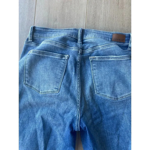 Judy Blue Jeans Womens 7 /28 Blue Boyfriend Fit High Rise Distressed Whiskered - Picture 3 of 6